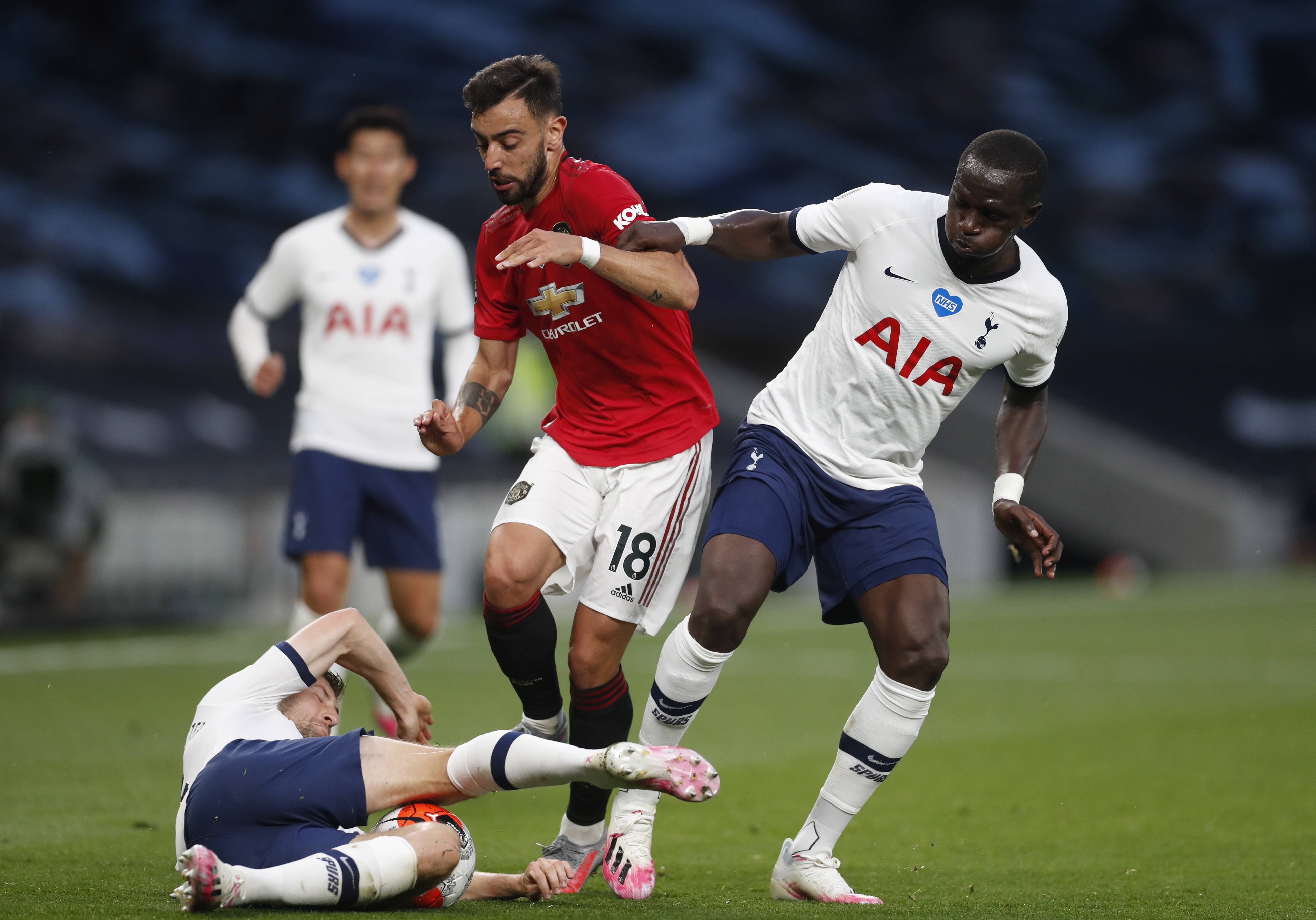 费耶诺德4-0兹沃勒，米兰博两传一射，派尚梅开二度.