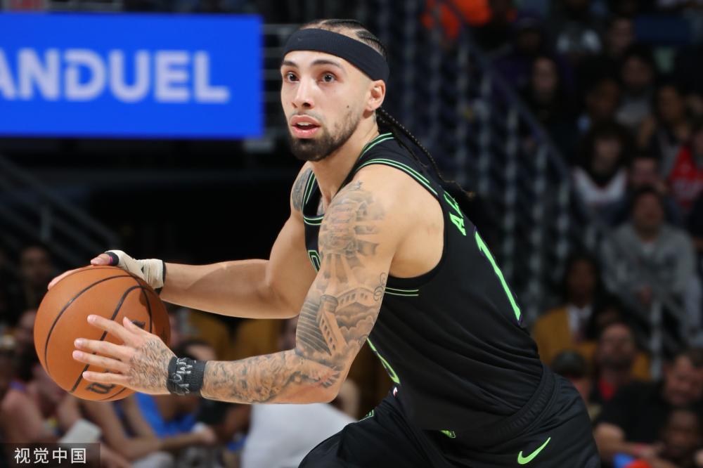 詹依莲凭借 詹依莲凭借