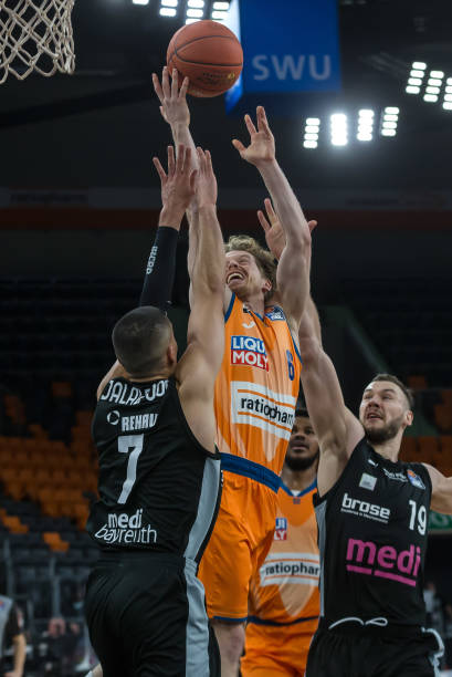 议到比赛中 议到比赛中